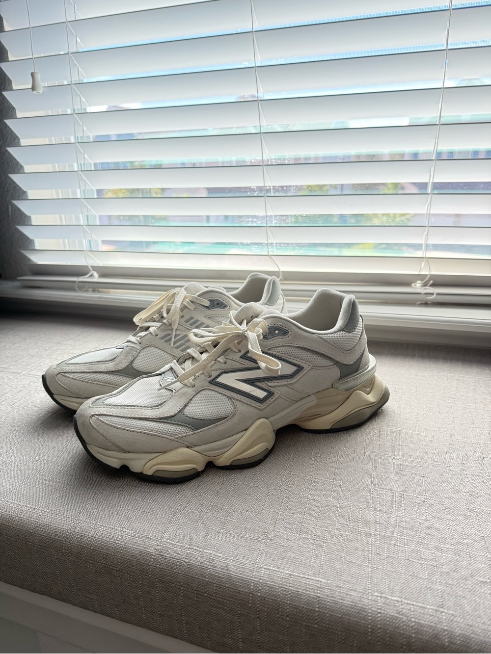 New Balance Men’s Cream and Light Gray Chunky Running Sneakers